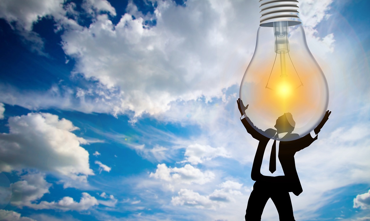 Comparing On-Site and Off-Site Solar Solutions: Which is Right for Your Business?